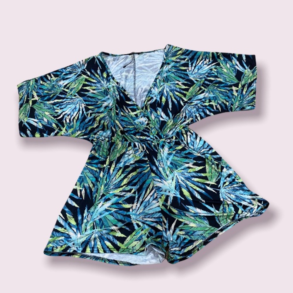 NWOT - Tropical BooHoo Romper - M